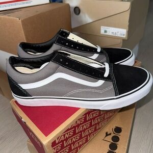 NWT 11.5 men Vans Unisex Adults Old School Classic Suede/Canvas Sneakers Grey